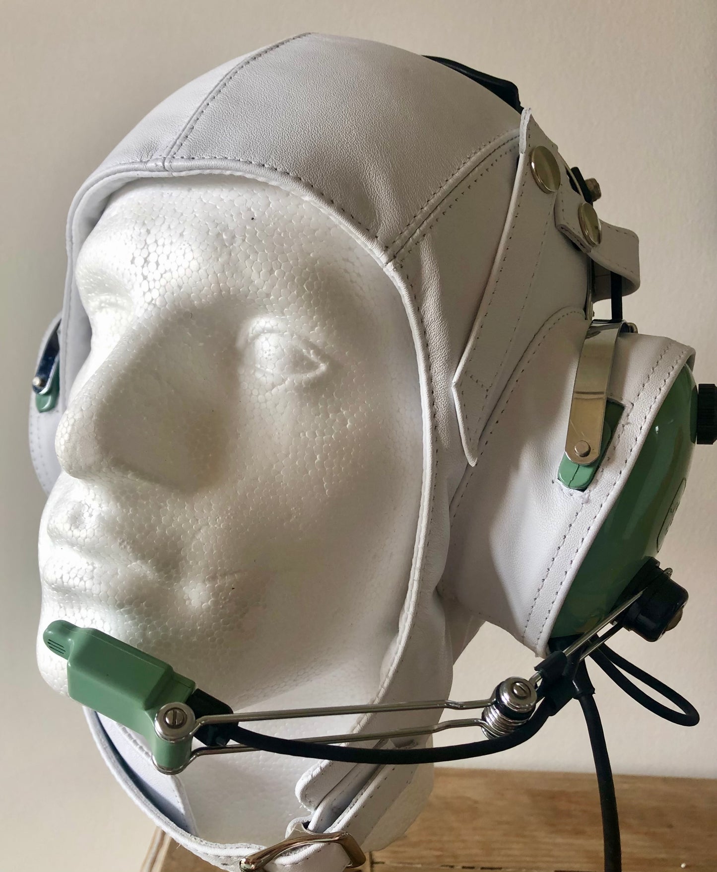 L13b Pilot Leather David Clark Open Cockpit Helmet & Extra Goggle Straps White