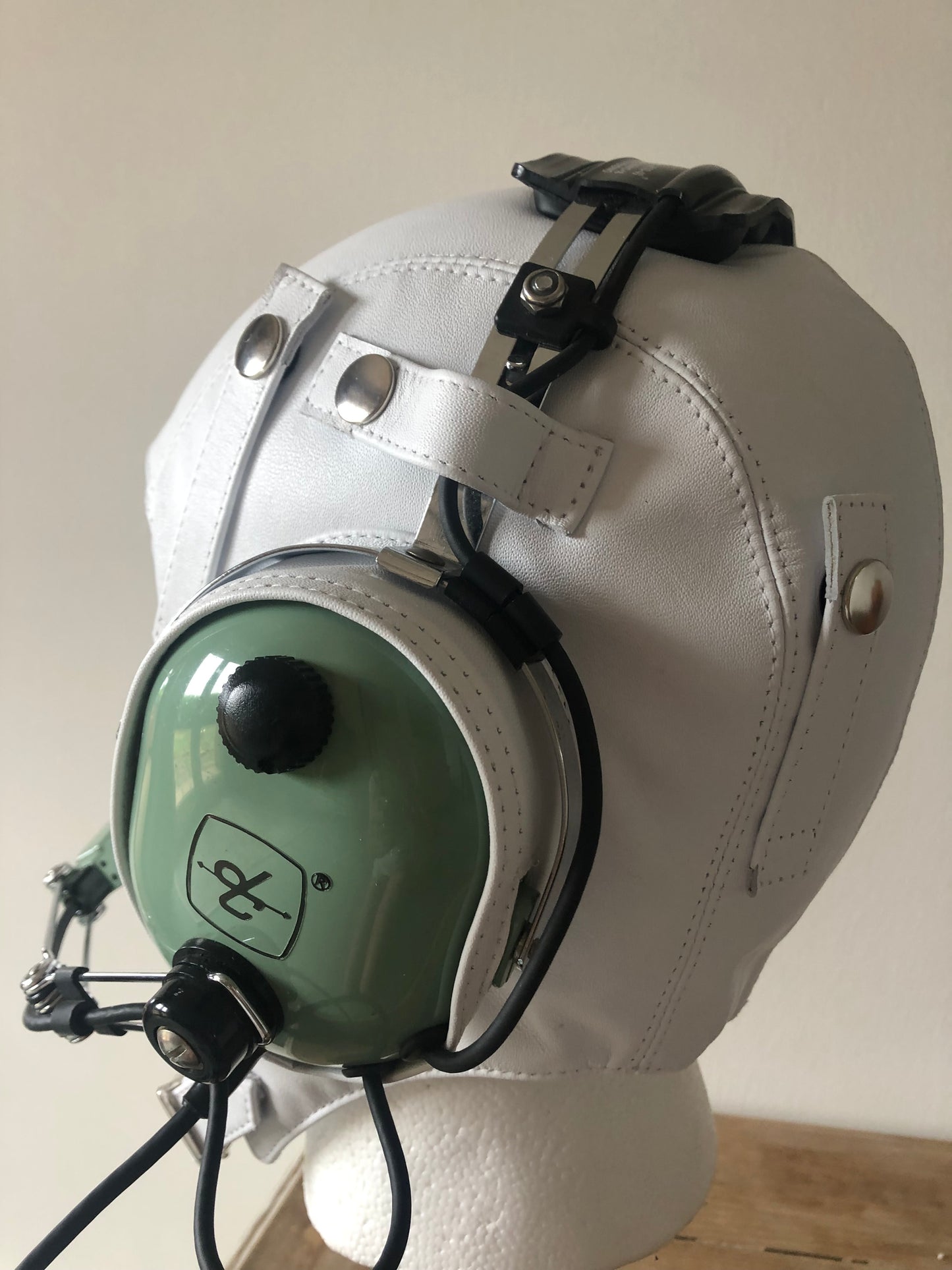 L13b Pilot Leather David Clark Open Cockpit Helmet & Extra Goggle Straps White