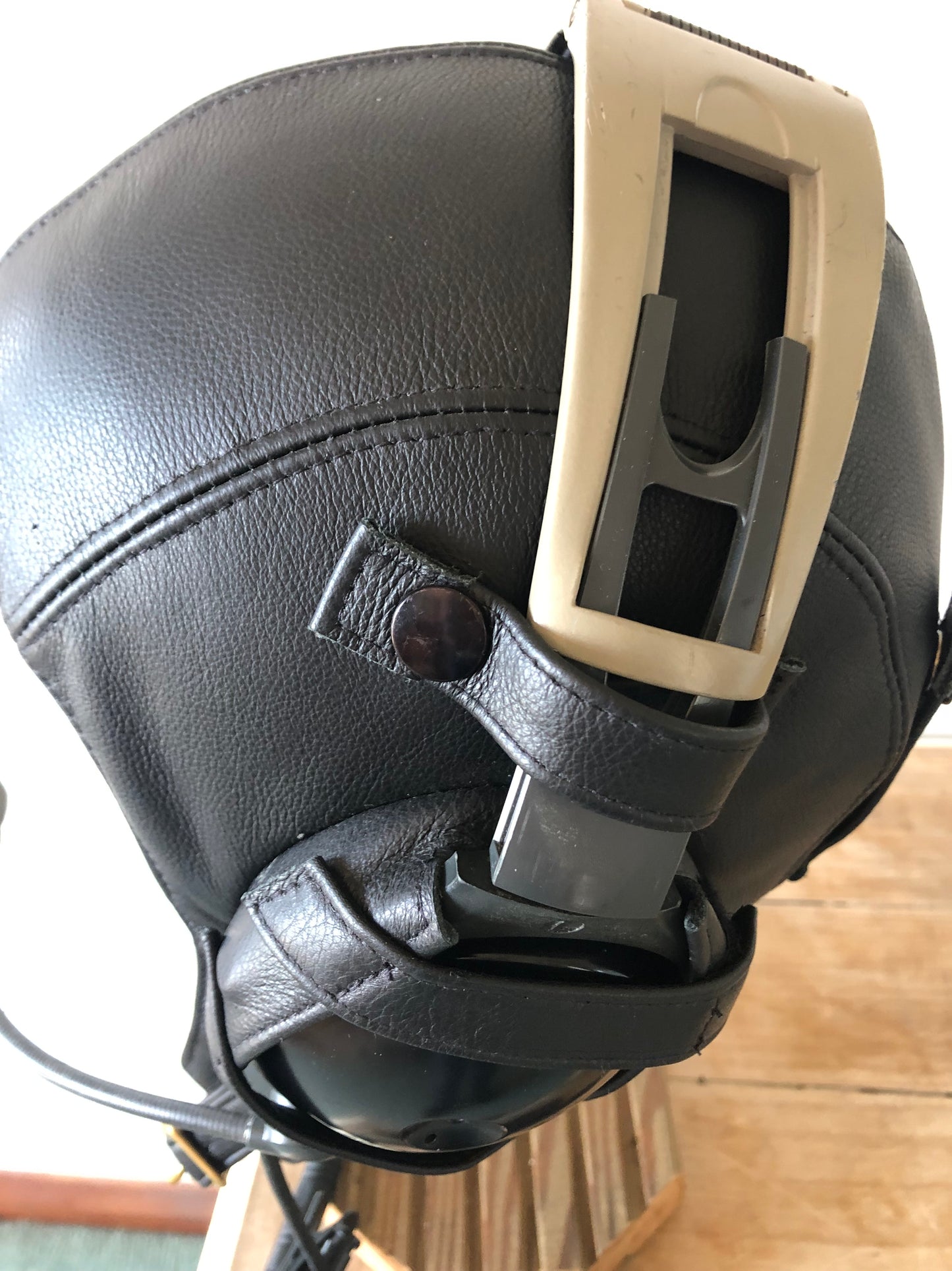 L14b Pilot Leather Bose Open Cockpit Helmet & Extra Goggle Straps - Leather Driving Helmets